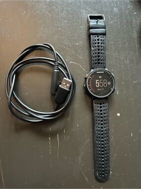 Garmin Forerunner 735xt Black GPS Running Watch with Charging Cable